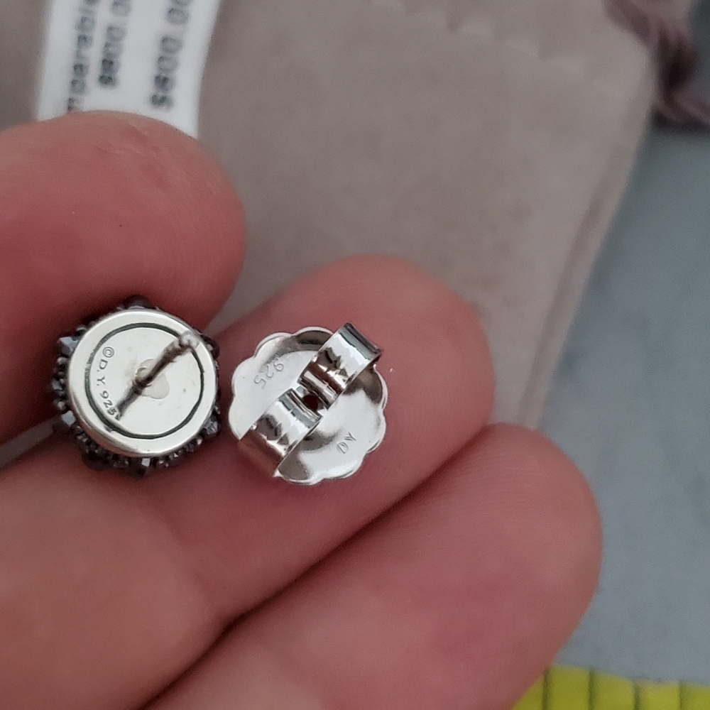 David Yurman Cable Berries Stud Earrings - Picture 3 of 4